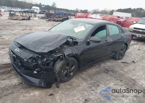 2023 Hyundai Elantra Sel z USA, uszkodzony, nr VIN 5NPLM4AG5PH114092